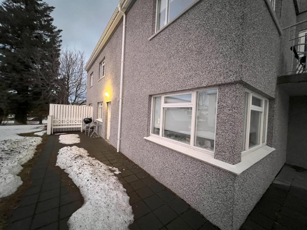Guesthouse Akureyri - Apartments Near Down Town Eksteriør billede
