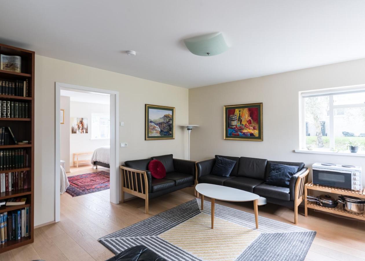 Guesthouse Akureyri - Apartments Near Down Town Eksteriør billede